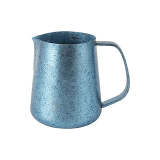 Yozcoffee Lattiera per latte art 420 ml in titanio puro con beccuccio, blu/rosa/argento — foto del prodotto